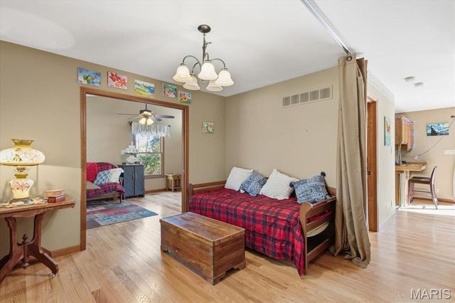 33 Wilderness Road, Eureka, MO 63025