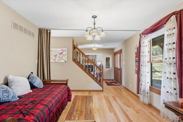 33 Wilderness Road, Eureka, MO 63025