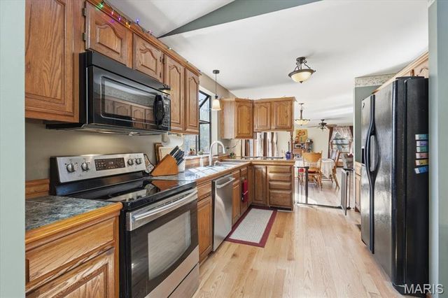 33 Wilderness Road, Eureka, MO 63025