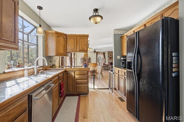 33 Wilderness Road, Eureka, MO 63025