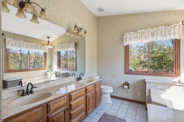 33 Wilderness Road, Eureka, MO 63025