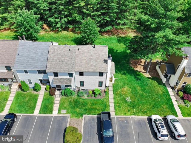 110 RUTLEDGE CT, North Wales, PA 19454