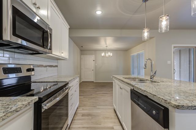 6902 67th Street, Lubbock, TX 79424