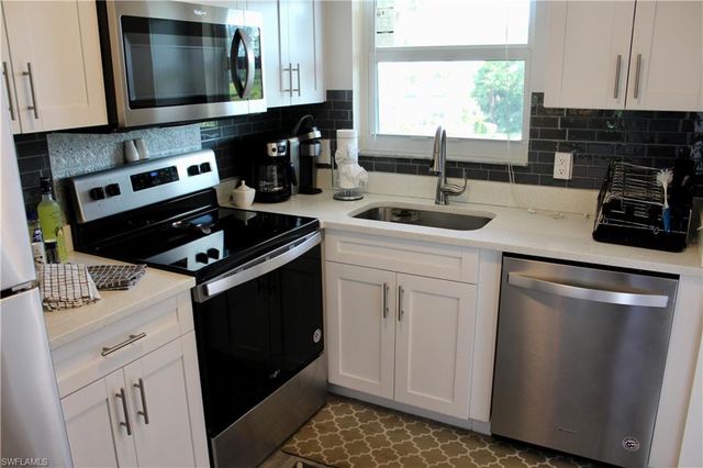 400 Forest Lakes BLVD 309, Naples, FL 34105