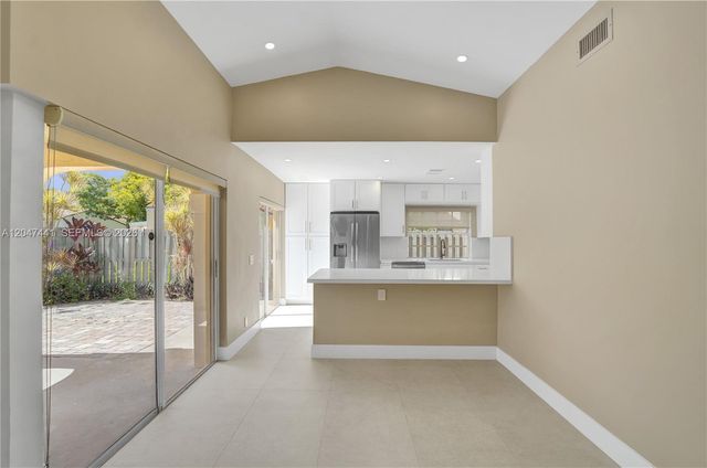 1361 Springside Dr 3, Weston, FL 33326