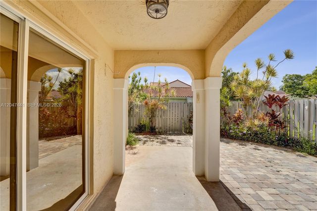 1361 Springside Dr 3, Weston, FL 33326