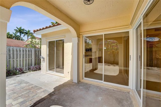 1361 Springside Dr 3, Weston, FL 33326