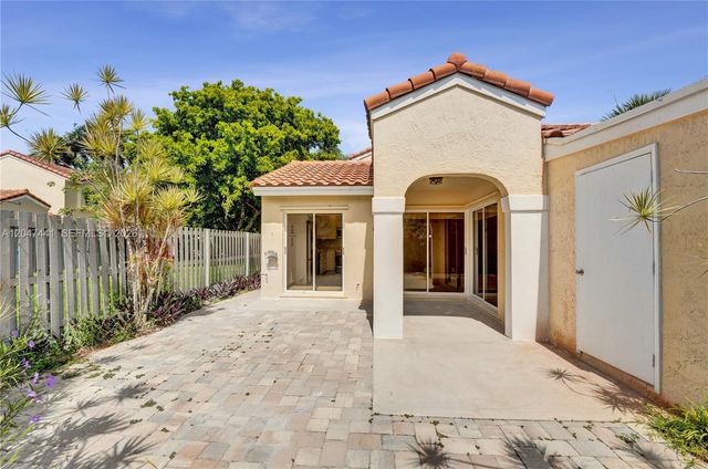 1361 Springside Dr 3, Weston, FL 33326