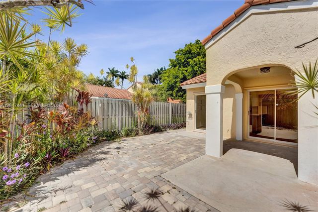 1361 Springside Dr 3, Weston, FL 33326