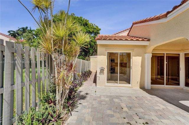 1361 Springside Dr 3, Weston, FL 33326