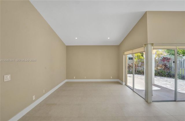1361 Springside Dr 3, Weston, FL 33326