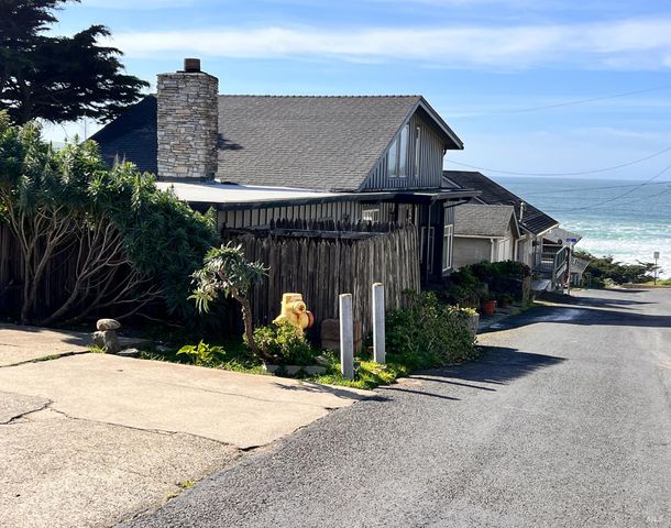 75 Ocean View Ave, Dillon Beach, CA 94929
