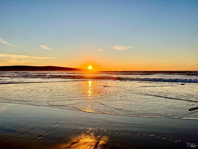 75 Ocean View Ave, Dillon Beach, CA 94929