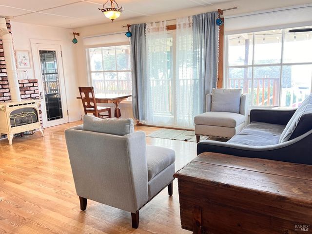 75 Ocean View Ave, Dillon Beach, CA 94929