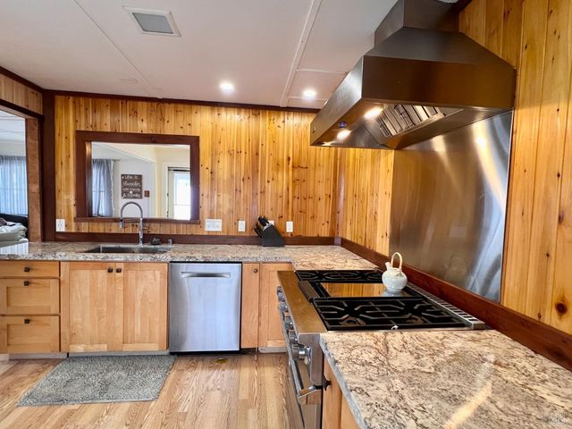 75 Ocean View Ave, Dillon Beach, CA 94929