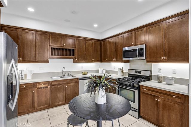 83 Mission, Irvine, CA 92620