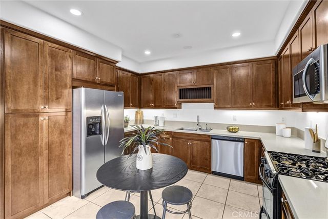 83 Mission, Irvine, CA 92620