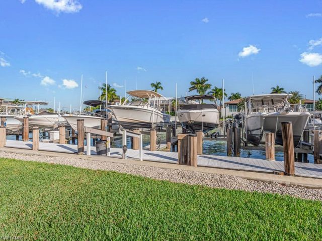 893 Collier Ct Apt 301, Marco Island, FL 34145