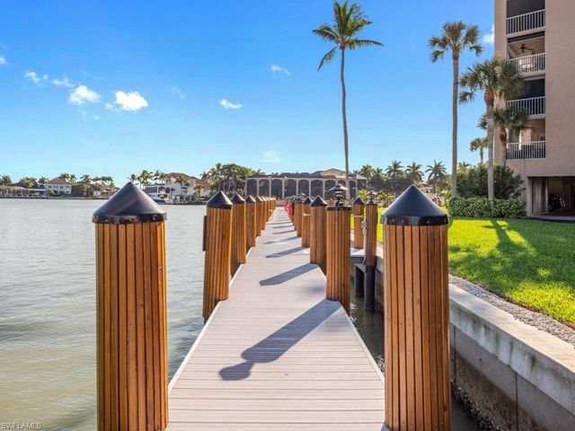 893 Collier Ct Apt 301, Marco Island, FL 34145