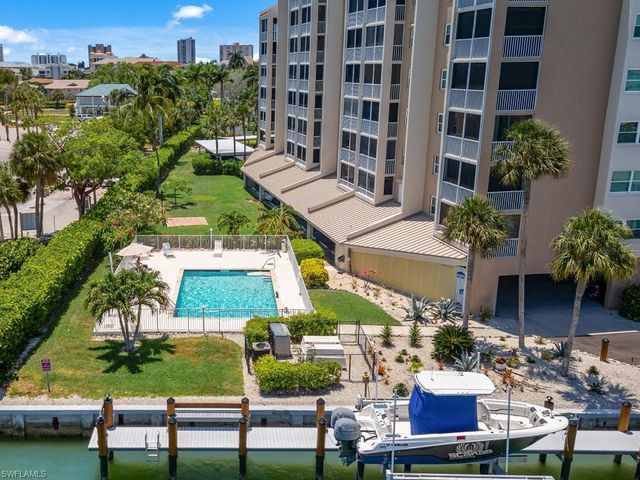 893 Collier Ct Apt 301, Marco Island, FL 34145