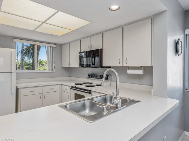 893 Collier Ct Apt 301, Marco Island, FL 34145