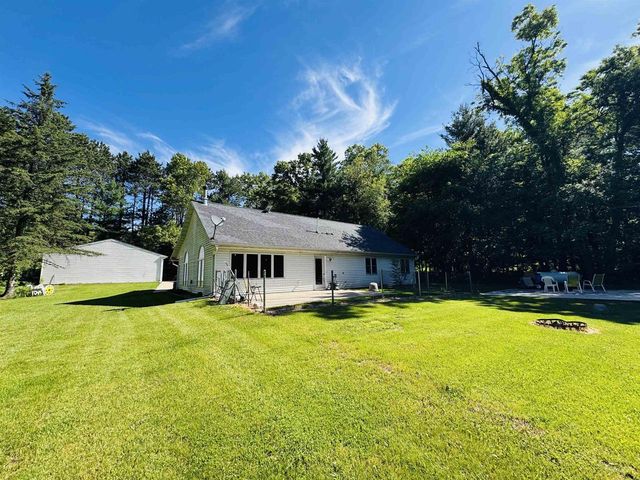 W3591 Twin Lane, Redgranite, WI 54970