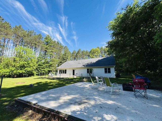 W3591 Twin Lane, Redgranite, WI 54970