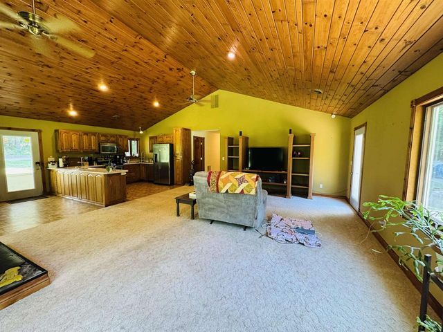 W3591 Twin Lane, Redgranite, WI 54970