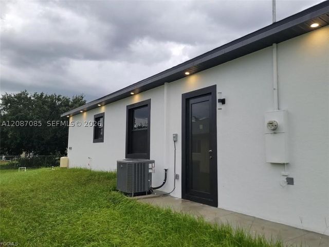 3415 E 36 ST SW, Lehigh Acres, FL 33976