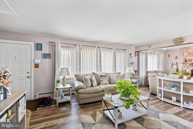 54 QUINCY DR, Levittown, PA 19057