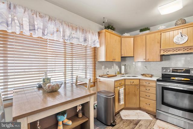 54 QUINCY DR, Levittown, PA 19057
