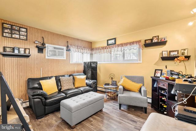 54 QUINCY DR, Levittown, PA 19057