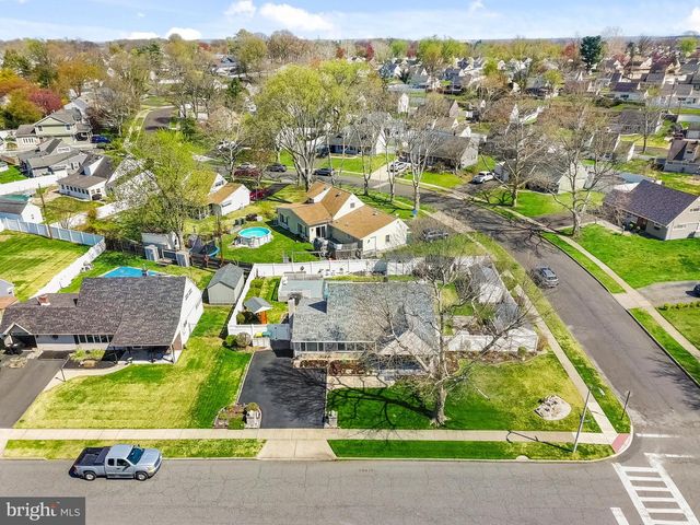 54 QUINCY DR, Levittown, PA 19057