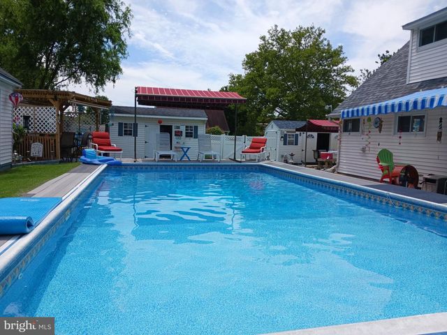 54 QUINCY DR, Levittown, PA 19057