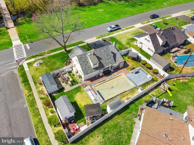 54 QUINCY DR, Levittown, PA 19057