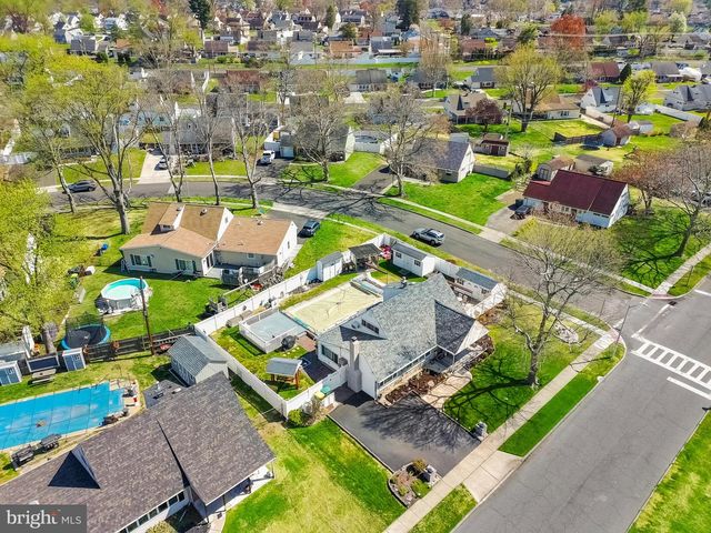 54 QUINCY DR, Levittown, PA 19057