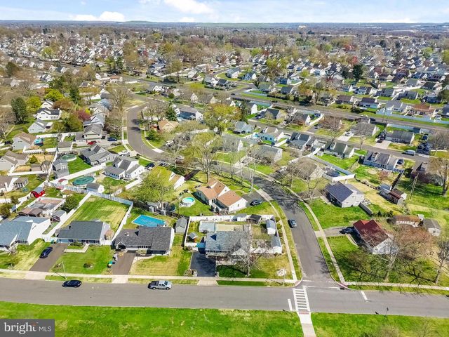 54 QUINCY DR, Levittown, PA 19057