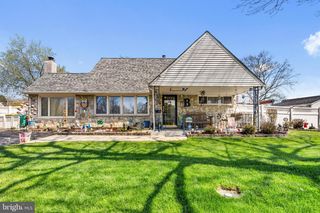 54 QUINCY DR, Levittown, PA 19057