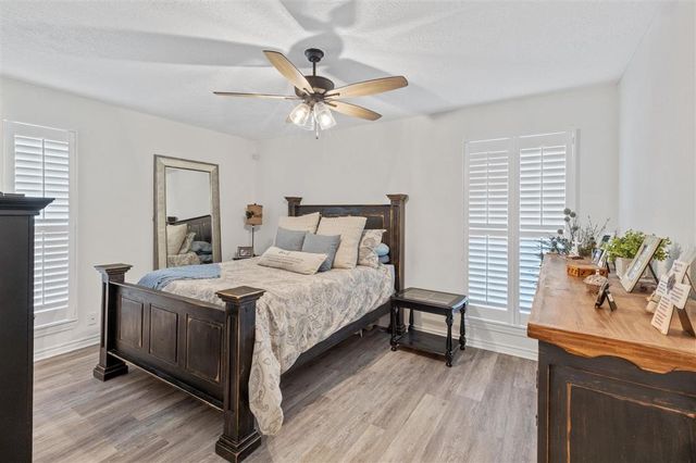 6512 Sunmeadow Lane, Lake Charles, LA 70605