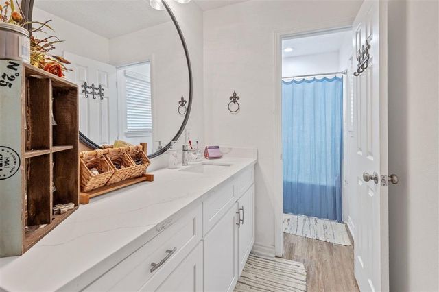 6512 Sunmeadow Lane, Lake Charles, LA 70605