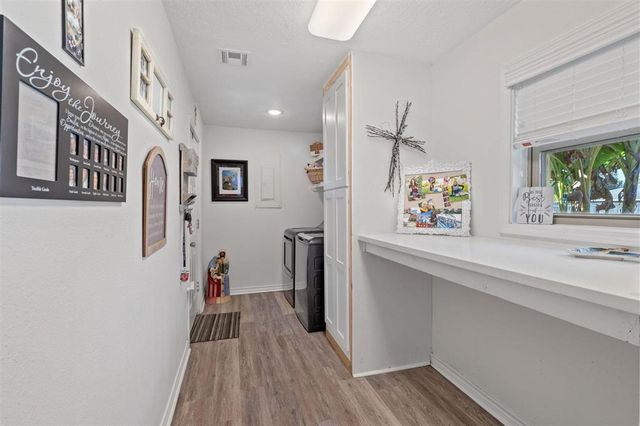 6512 Sunmeadow Lane, Lake Charles, LA 70605