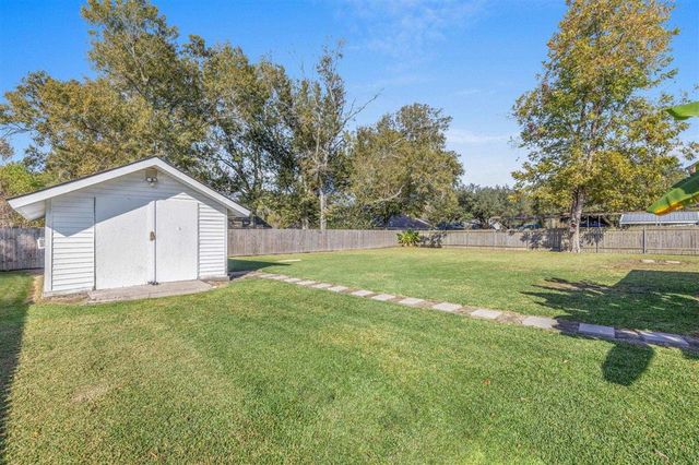 6512 Sunmeadow Lane, Lake Charles, LA 70605