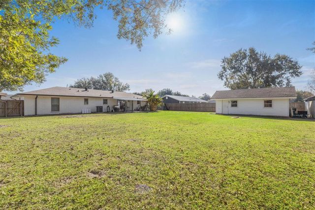 6512 Sunmeadow Lane, Lake Charles, LA 70605