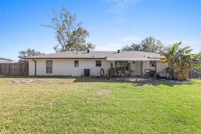 6512 Sunmeadow Lane, Lake Charles, LA 70605