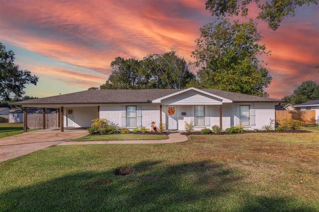 6512 Sunmeadow Lane, Lake Charles, LA 70605