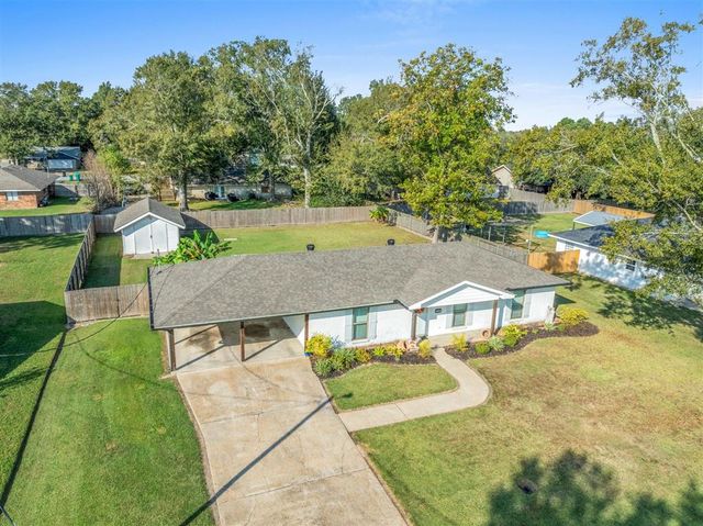 6512 Sunmeadow Lane, Lake Charles, LA 70605