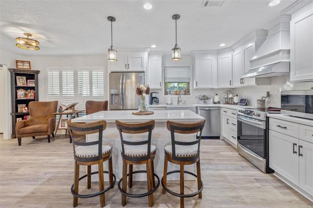 6512 Sunmeadow Lane, Lake Charles, LA 70605