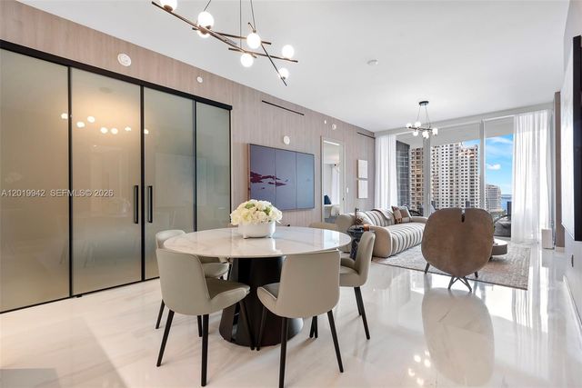 300 Biscayne Blvd Way 1605, Miami, FL 33131