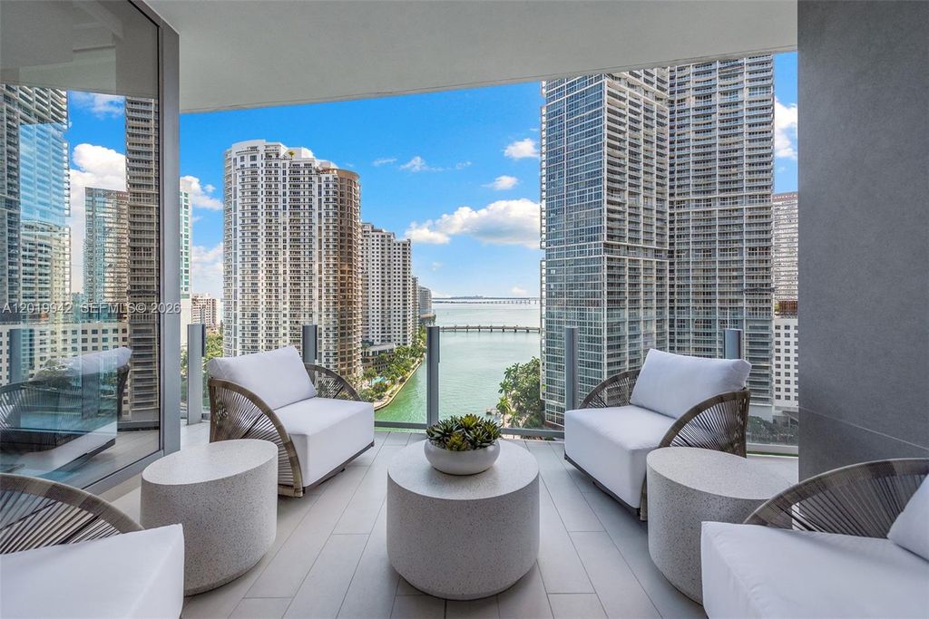 300 Biscayne Blvd Way 1605, Miami, FL 33131