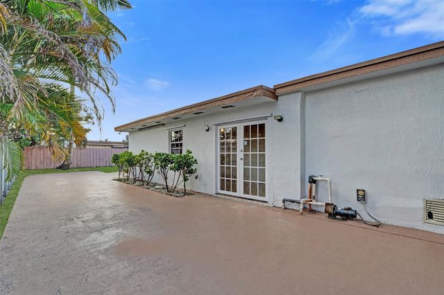 16920 NW 53rd Ave, Miami Gardens, FL 33055